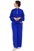 Nadia Royal Blue Gold-Detail Two-Piece Set crepe avec manches col officer avec zwaq