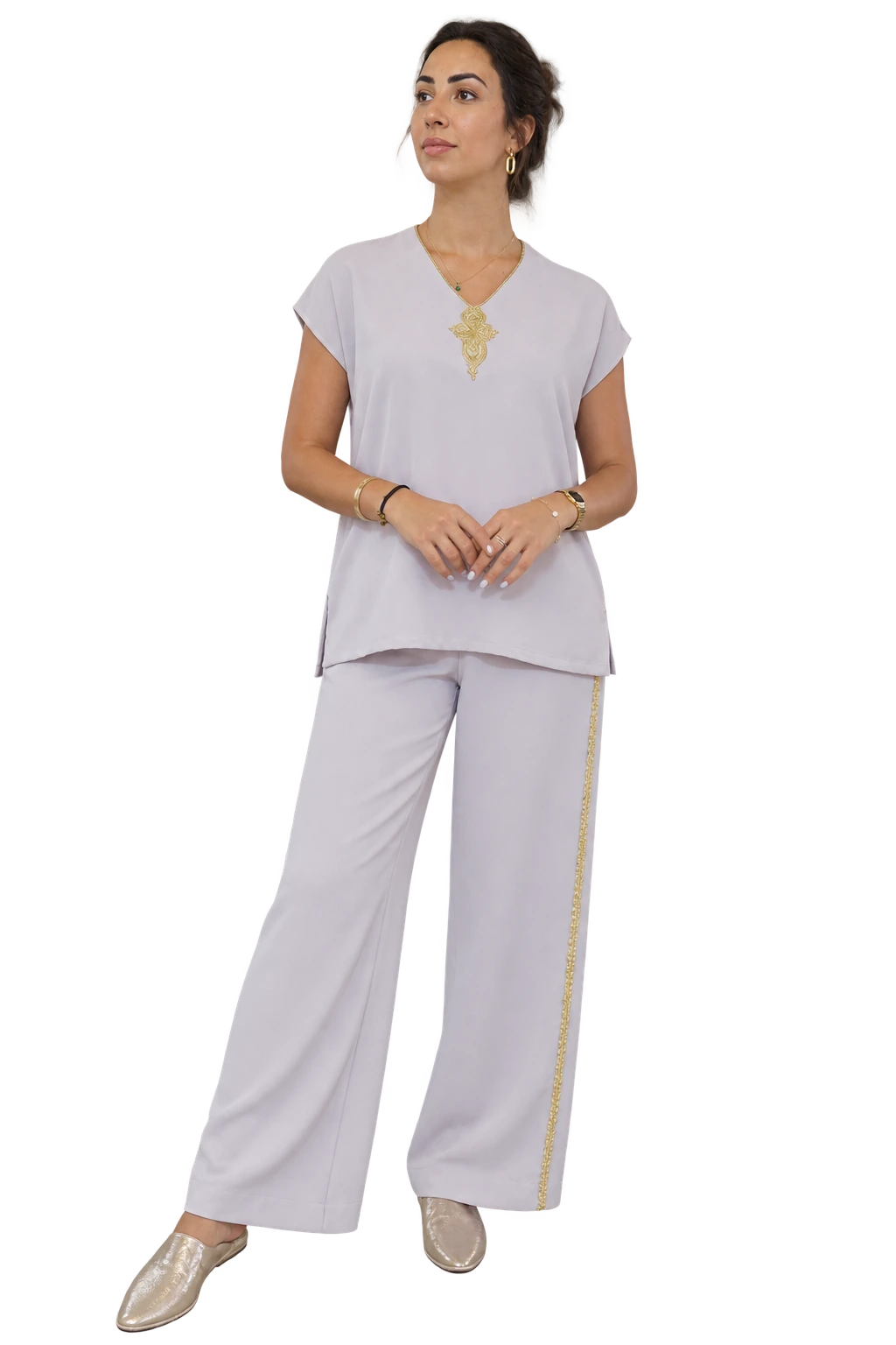 Nour Lilac Gold-Detail Two-Piece Set (Col V ou cravatte) sans manche crepe avec zwaq