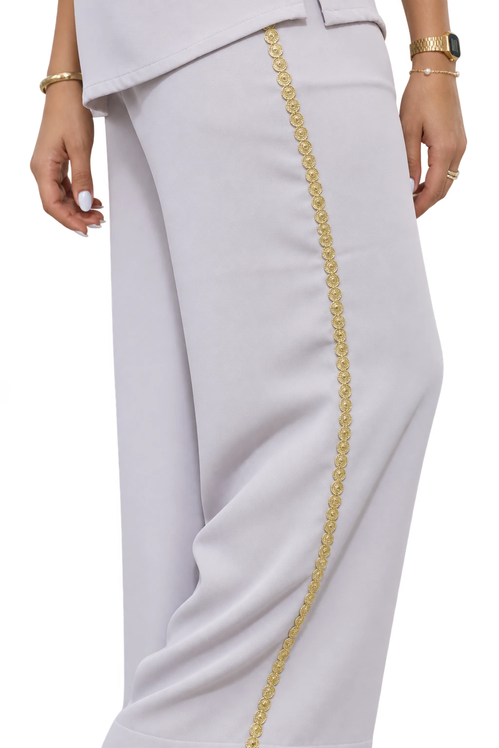 Nour Lilac Gold-Detail Two-Piece Set (Col V ou cravatte) sans manche crepe avec zwaq